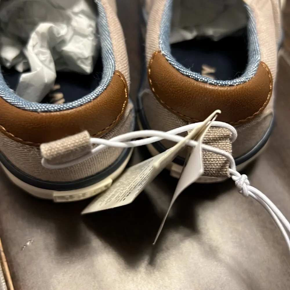 NWT Old Navy Baby Boys Canvas Mollusk slip on shoes!